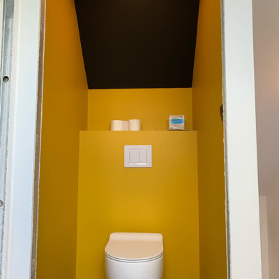 Mon Ami Sam Pose d'un toilette suspendu